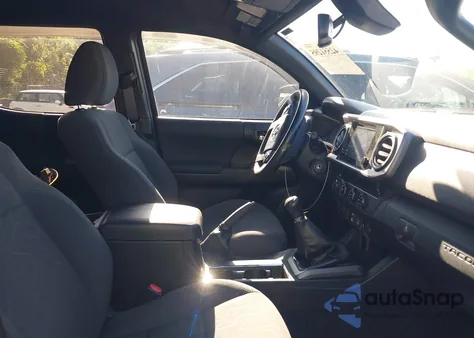 2018 Toyota Tacoma Trd Off Road z USA, uszkodzony, nr VIN 5TFCZ5AN3JX158500